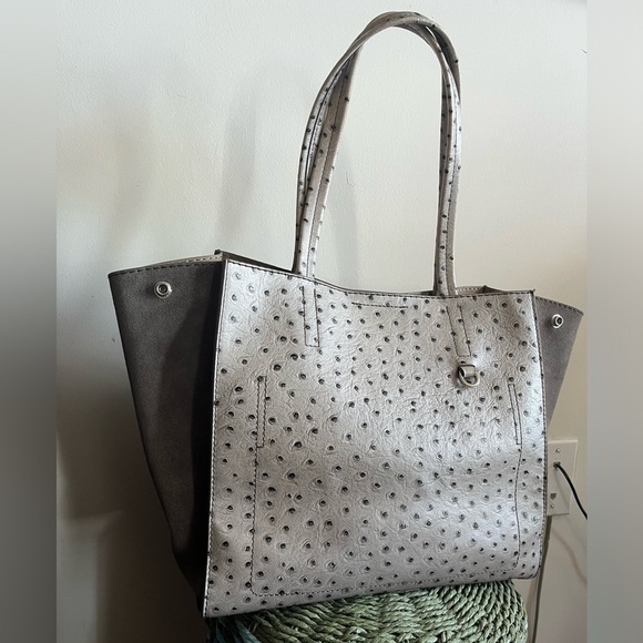 Banana Republic Cow-Leather Expandable Tote Bag - Picture 13 of 16